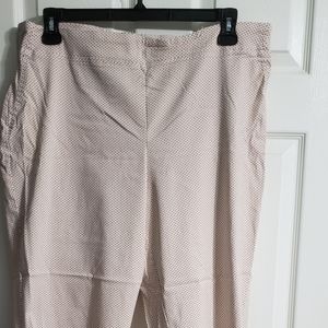 CONNECT THE DOTS..20W, CAROLINA BELLE, CROPPED PANTS, PEACH W/ BLACK PIN DOTS,